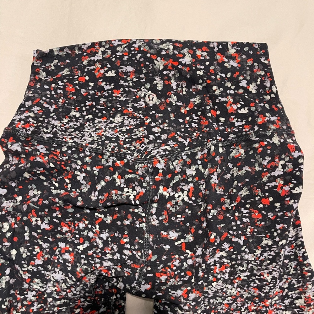 Size 6 Lululemon Align Leggings - Picture 4 of 4